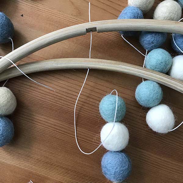 Step By Step Guide - How To Make A Felt Ball Christmas Garland
